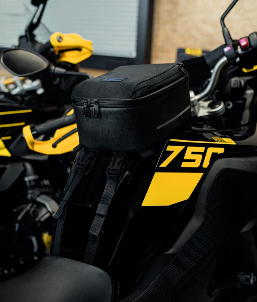 finedata_cmyk_A0308859