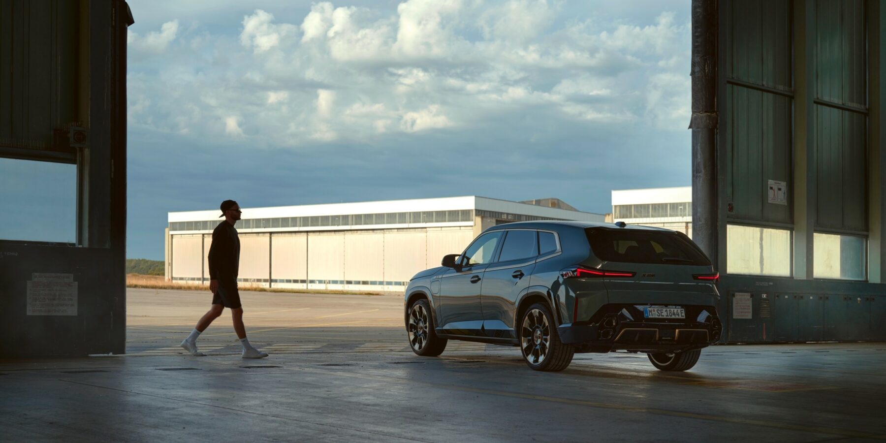 P90478617_lowRes_the-first-ever-bmw-x