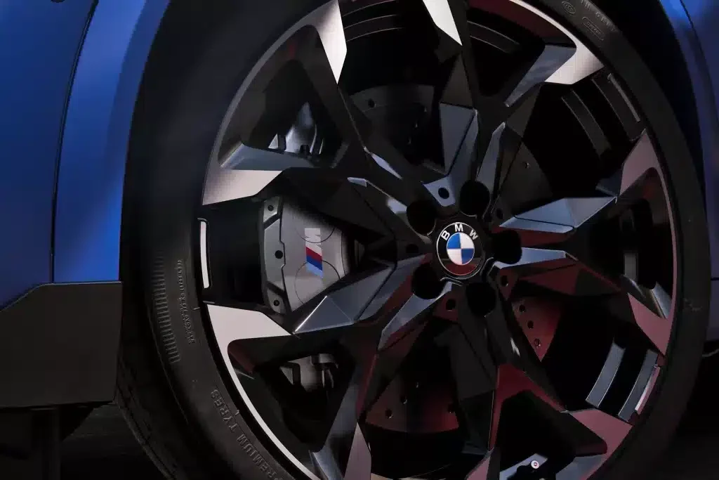 u10_mp_driving-dynamics_m-sport-brake_fb